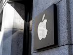 Un letrero con el logotipo de la manzana de una tienda de Apple.
