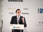 Rajoy lanza un mensaje de "optimismo realista" frente a Aznar y dice que el diálogo político y territorial ya da frutos