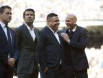 De izquierda a derecha: Owen, Figo, Ronaldo y Zidane en el homenaje a Cristiano.
