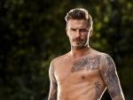 David Beckham lanza un nuevo perfume y rinde homenaje al explorador británico fallecido