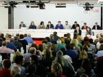 Los críticos con la Gestora del PSOE critican pero acatan el calendario del Congreso