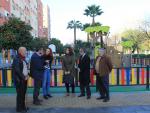 Ayuntamiento concluye el área de juegos infantiles en la plaza trasera de calle Victoria Kent en la Macarena
