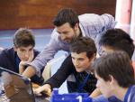 Más de 150 estudiantes de Asturias participan en un programa educativo para dirigir su propia empresa en Internet