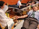 Asociación de Donantes de Sangre de Euskadi llaman a donar sangre para mejorar las reservas, que en Navidad caen un 50%