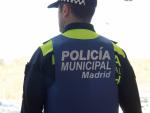 La Policía Municipal reparte los primeros 2.500 chalecos a medida y específicos para las mujeres