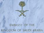 Cartel de una embajada de Arabia Saudí