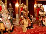 El alcalde recibe a los Reyes Magos de Oriente en el Ayuntamiento de Bilbao