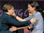Iglesias con Ada Colau en el mítin central de la campaña del 20-D en Madrid (Javier Soriano - AFP)