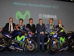 El equipo Movistar Yamaha presenta su cuarto proyecto exhibiendo buena sintonía entre Rossi y Viñales