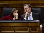 Rajoy, con Sáenz de Santamaría, en el Congreso.