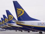 Ryanair defiende el servicio que da a los pasajeros con discapacidad tras la protesta del CERMI en Barajas