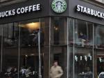 Starbucks planea contratar a 10.000 refugiados en 75 países en cinco años