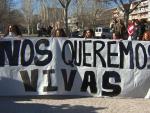 Cerca de cien vecinos de Madrid se concentran para denunciar el asesinato machista del día 1 en Hortaleza