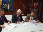 El puerto y Atlantic Copper firman un convenio de buenas prácticas ambientales
