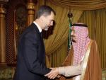 El Rey viajará mañana a Arabia Saudí para apoyar a la empresa española en su primer desplazamiento con el nuevo Gobierno