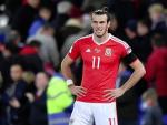 Gareth Bale se lamenta en el partido ante Serbia.