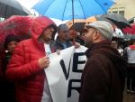 Centenares de personas rechazan en Cee la venta de Ferroatlántica