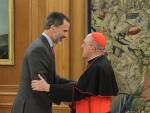 El Rey Felipe VI y el cardenal Carlos Osoro se reúnen durante una hora en la Zarzuela