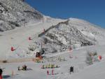 Las Estaciones de Esquí de León reciben más de 600 esquiadores durante el primer día de apertura de la temporada