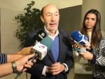 Rubalcaba defiende mantener la relación PSC-PSOE: "No creo que haya que revisarla"