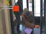 Detienen a una pareja por intentar robar en un banco de Castro Urdiales