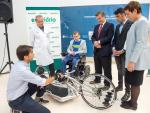 El Hospital Nacional de Parapléjicos cuenta con una nueva bicicleta de manos para los pacientes