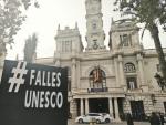 La JCF planta un cartel en la plaza del Ayuntamiento para "calentar motores" ante el veredicto de la Unesco