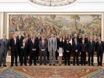 Los Reyes reciben a una delegación de RTVE para celebrar el 60º aniversario de Televisión Española