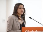 Arrimadas (Cs) acusa al Gobierno catalán de cambiar las reglas de juego porque "sabe" que perderá