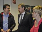 Zapatero apoya a Díaz por su "cultura de partido" y porque "unió al PSOE" y "va a ganar a Rajoy"