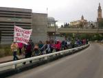La plataforma de la pasarela ciclista pide al Estado "medidas de protección" en la curva de la SE-30 en Tablada