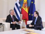 Rajoy pasa revista a la relación bilateral y a la agenda regional con el presidente de Uruguay