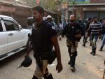 Una mujer se inmola durante una redada policial en la capital de Bangladesh