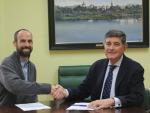 El COF de Sevilla y Farmamundi firman un convenio en defensa de la salud universal