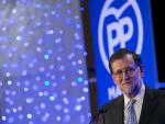 Rajoy dice que el PP ya está recuperando votos frente a los nuevos "adanes" que los pierden "cuánto más se les conoce"