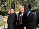 Margallo recuerda a las víctimas judías de los atentados de París en el Museo del Holocausto de Jerusalén