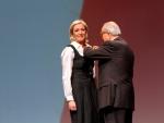 Marine Le Pen asume la presidencia del Frente Nacional en busca de nuevos electores