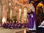 El cardenal Osoro destaca "la cercanía y amistad" de monseñor Echevarría en su funeral en la catedral de la Almudena