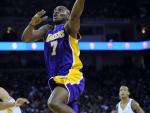 110-115. Bryant anotó 39 puntos que salvaron a los Lakers; Gasol, doble-doble