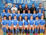 La plantilla del equipo femenino infantil del AEM de Lleida que ha hecho historia.
