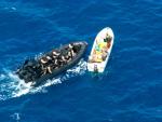 Un barco argelino con 27 tripulantes es atacado por piratas en el golfo de Adén