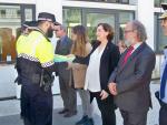 Colau estrena la policía de barrio de Barcelona como "referente" de vecinos y comerciantes