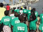 Alumnos de Casa España de Dakar visitan el buque escuela de la Armada española Juan Sebastián Elcano