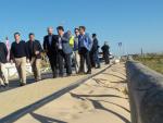 Sanz destaca que el Gobierno ha invertido 395.000 euros en obras de emergencia en la playa de El Palmar