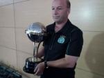 Chapecoense recibe su trofeo de campeón de la Sudamericana de manos de Santa Fe