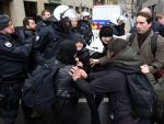 Enfrentamientos entre manifestantes contrarios a AfD y policías en Colonia