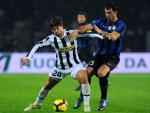 Diego Ribas, con la camiseta de la Juventus, en el derbi de Italia contra el Inter de Milán