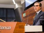 (Ampl.) Sevilla considera que Bankia está "bastante ocupado" con la fusión de BMN como para pensar en Popular