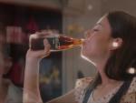 Coca-Cola, primer anuncio de 2017 en Mediaset y Atresmedia, cuyos presentadores brindarán con Estrella Galicia