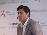 Raúl Chapado visita la pista cubierta de Salamanca que acogerá el Campeonato de España